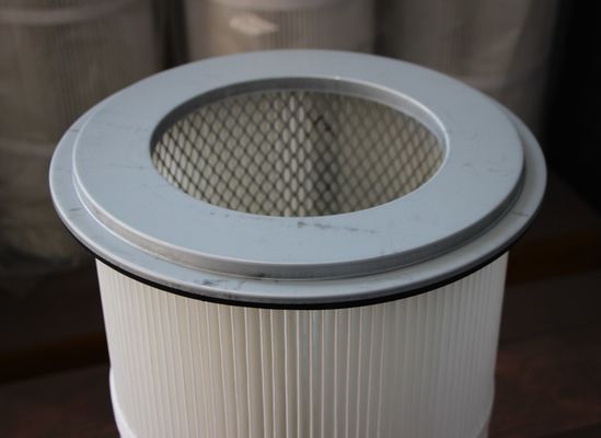 0Filtre à cartouche d'air plissé à porosité.3um pour la filtration des poussières dans les usines de fabrication