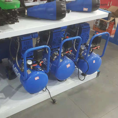 Compresseur d'air sans huile à pompe à air 980W Puissance 30L Capacité CONFIGURATION PORTABLE