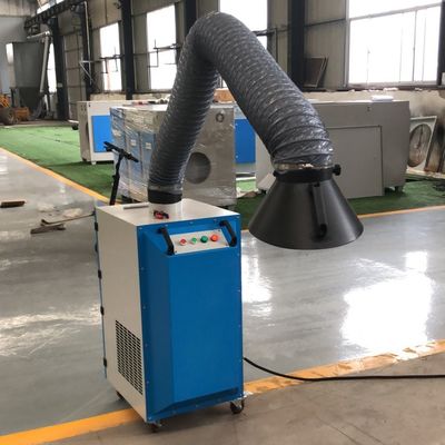 Équipement de filtration industriel portable avec une cartouche de filtre et un système d'auto-nettoyage